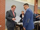 Gratulacje składane na ręce brygadiera Dariusza Macha